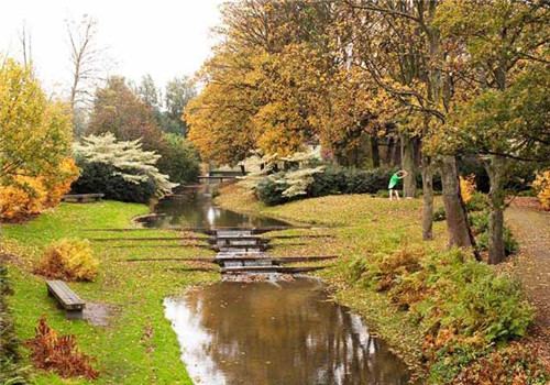 埃菲爾鐵塔周邊將改造為大花園，由哪位大師設計？