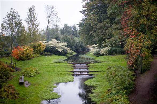 埃菲爾鐵塔周邊將改造為大花園，由哪位大師設計？