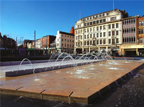 埃菲爾鐵塔周邊將改造為大花園，由哪位大師設計？