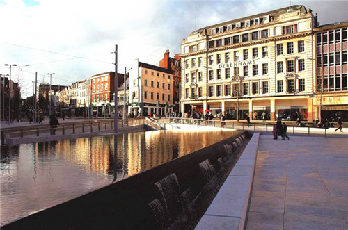 埃菲爾鐵塔周邊將改造為大花園，由哪位大師設計？