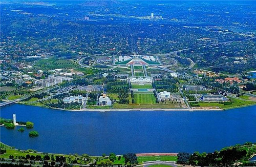 世界上規(guī)劃最對稱的城市，為何不適宜人居住？