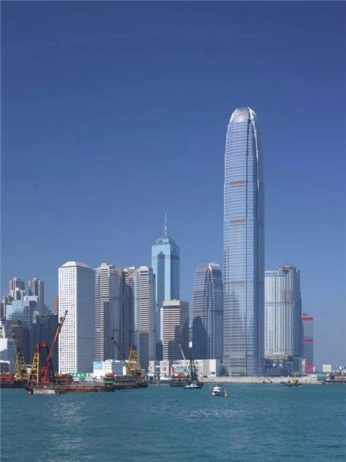 著名建筑大師西薩·佩里逝世