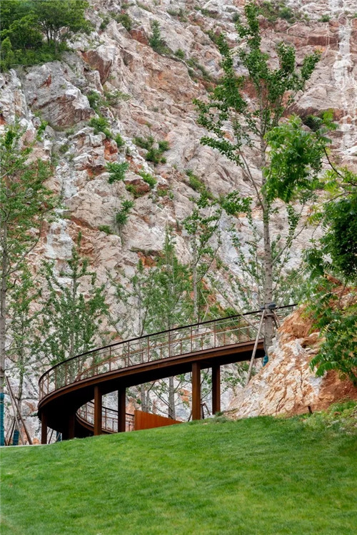 礦坑公園,讓大地傷疤涅槃重生