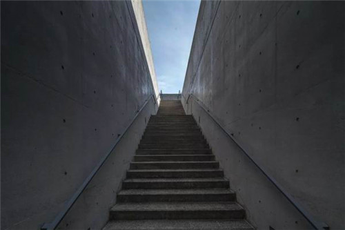 鋼結構里的禪思:看日本當代建筑師的寺廟設計