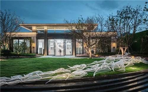 一只魚的自我意識 | 鎮江中南聆江閣