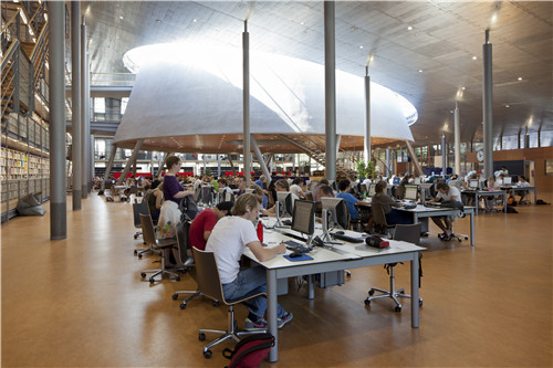 大學(xué)圖書館15000平方米地下書庫