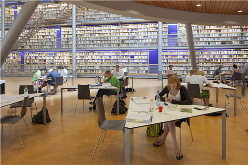 大學(xué)圖書館15000平方米地下書庫
