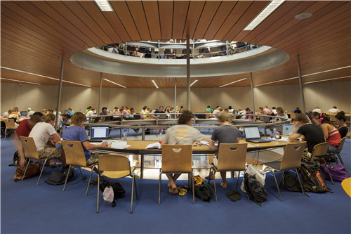 大學(xué)圖書館15000平方米地下書庫