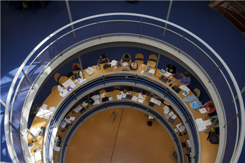 大學(xué)圖書館15000平方米地下書庫