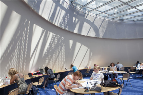 大學(xué)圖書館15000平方米地下書庫