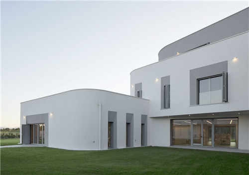 意大利校園節能樓