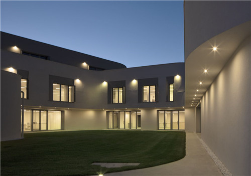 意大利校園節能樓