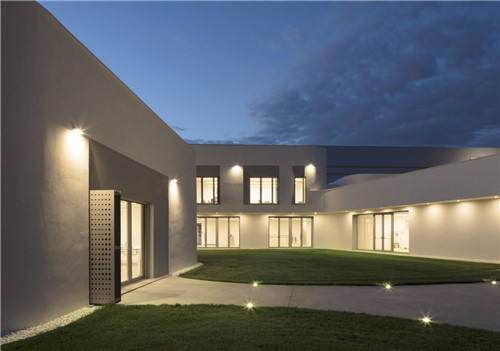 意大利校園節能樓