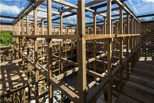 越南廣南省奠坂區Thu Bon岸邊的陶土工作室