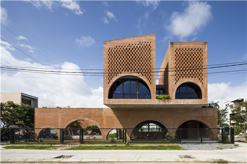 幸福的四口之家