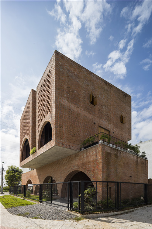 幸福的四口之家