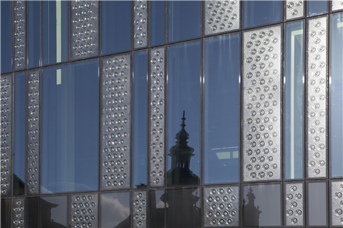 代爾夫特市政大廳和火車站