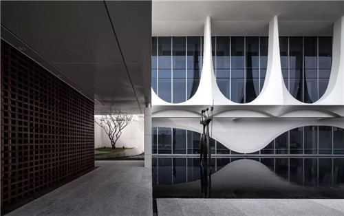 流動的藝術館·與城共舞|海！左岸藝術中心