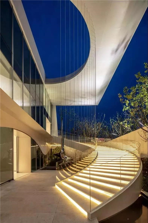 流動的藝術館·與城共舞|海！左岸藝術中心