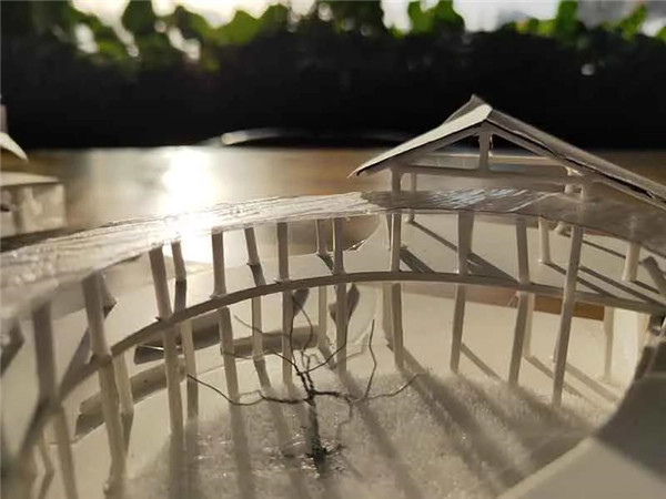 地平線下的圓形劇場