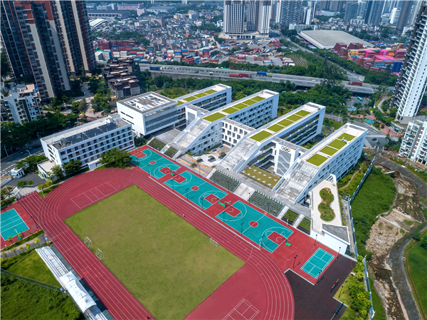 深圳云海學校:以高效布局應對復雜場地