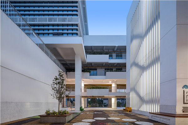 深圳云海學校:以高效布局應對復雜場地