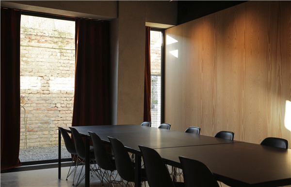 烏拉尼亞影劇院