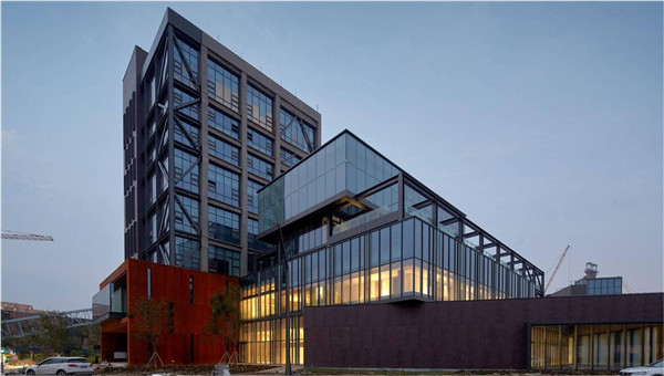 北京首鋼西十冬奧廣場