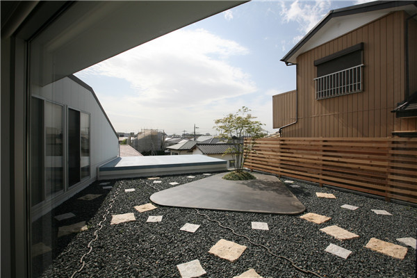 章俊華作品丨有節制的豐盛——千里園