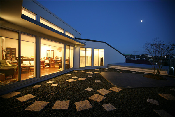 章俊華作品丨有節制的豐盛——千里園