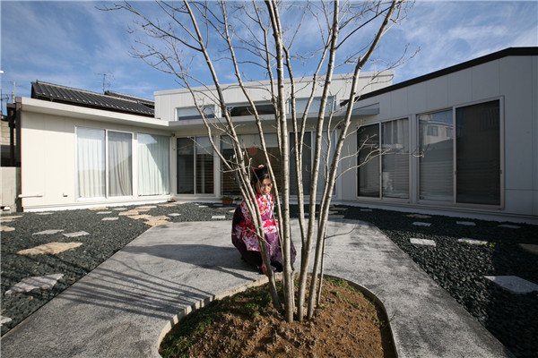 章俊華作品丨有節制的豐盛——千里園