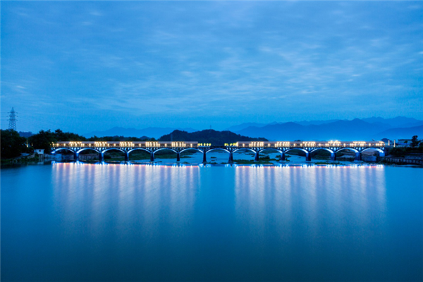 張昕：建筑針灸邏輯下鄉(xiāng)村暗夜激活