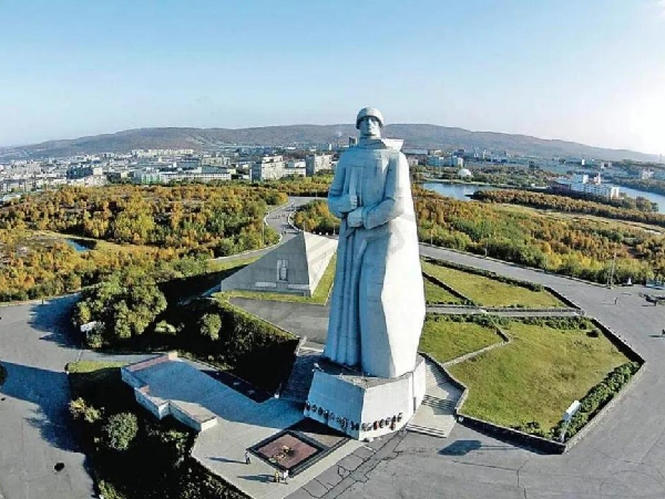 韓禹鋒:探索與建樹——中俄(蘇)景觀雕塑對比研究