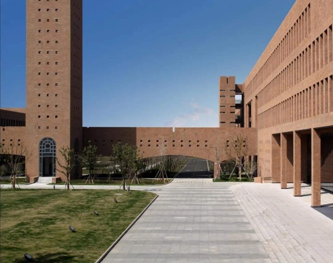 高裕江:中庸建構(gòu)