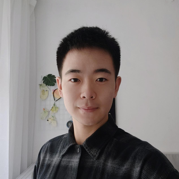 張?。宏P注熱點問題 學會全面思考