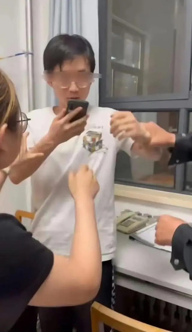 西北農林科技大學風景園林藝術學院男生偷拍女廁被拘