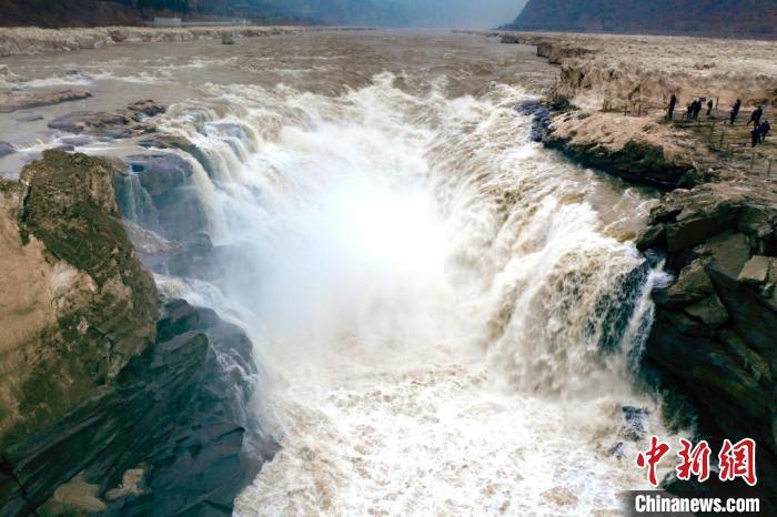 嚴(yán)禁偷窺大好河山?“圍欄擋景”到底在擋什么?