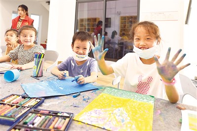 江西講究村:藝術(shù)鄉(xiāng)村鋪染“五彩夢”