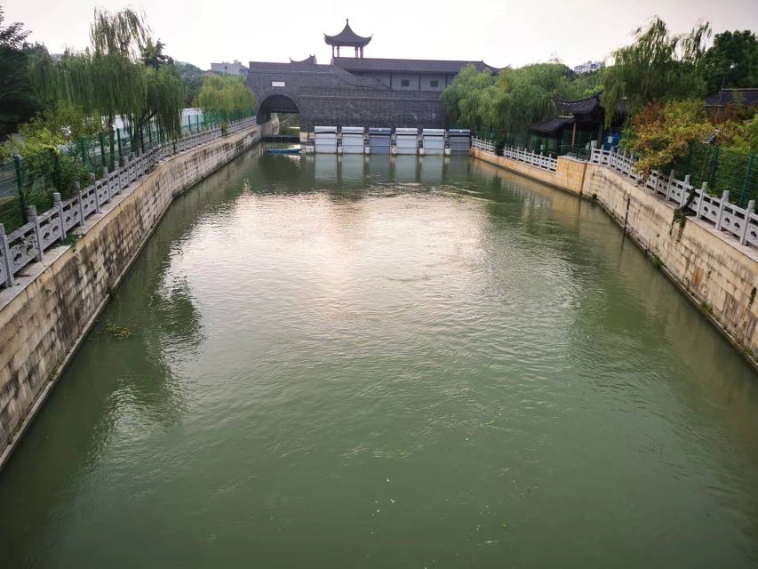 中國(guó)大運(yùn)河原點(diǎn)公園再現(xiàn)"霜落邗溝積水清"古意境