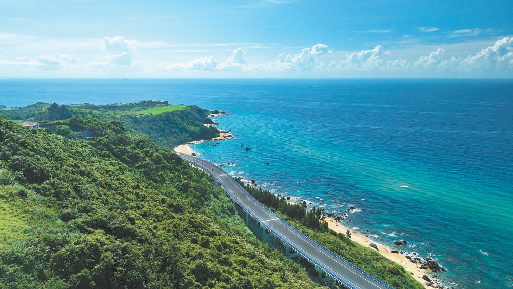 國家海岸一號風景道海南環(huán)島旅游公路全線通車