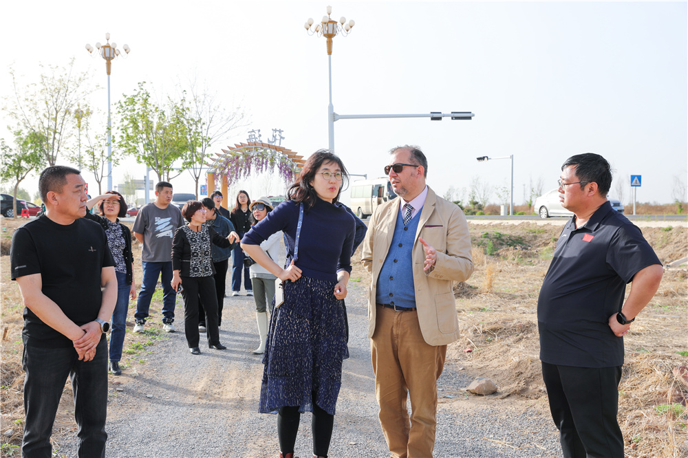 國際城市與區(qū)域規(guī)劃師學(xué)會主席埃利塞伊一行到定州考察調(diào)研