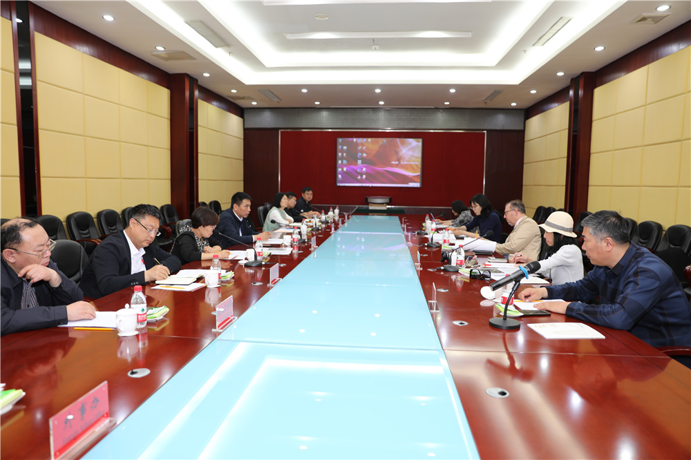 國際城市與區(qū)域規(guī)劃師學(xué)會主席埃利塞伊一行到定州考察調(diào)研