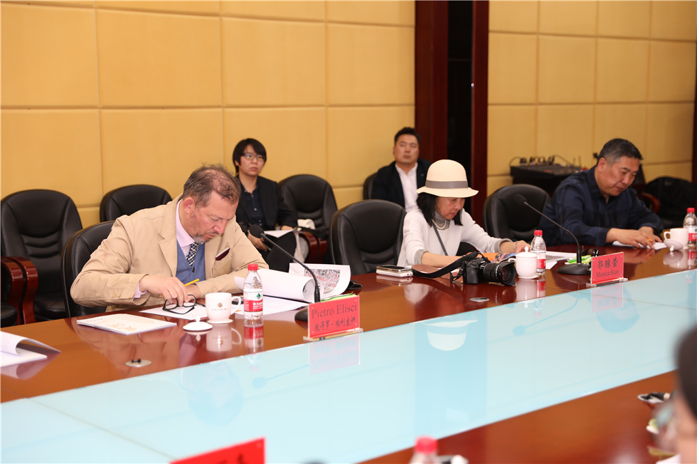 國際城市與區(qū)域規(guī)劃師學(xué)會主席埃利塞伊一行到定州考察調(diào)研