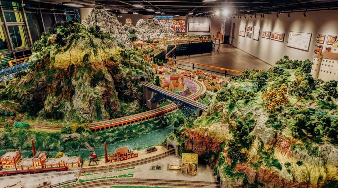 國內首家火車模型主題微縮景觀主題樂園開園