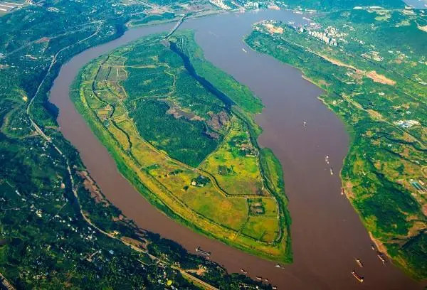 重慶多名官員被查,游客稱廣陽島感覺是“半成品”