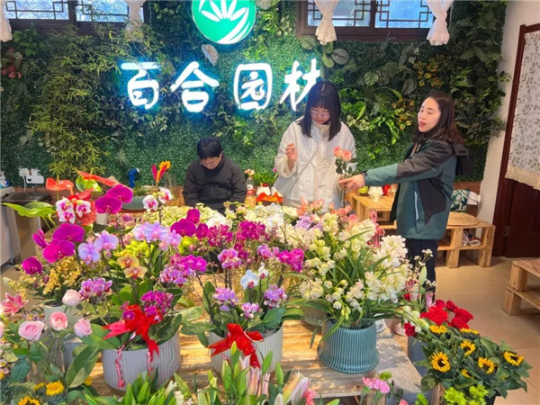 花漾齊魯喜迎新春 濟南園林花市暨2025年宵花節盛大開幕