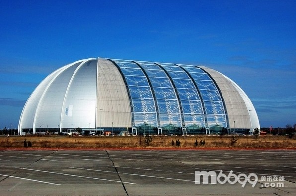 巨大飛機場打造熱帶島嶼度假勝地