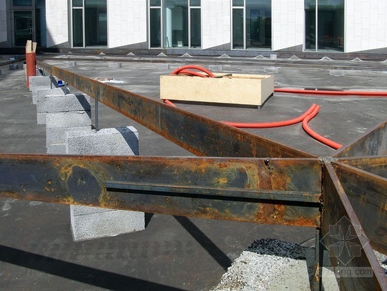 HJLA設計的丹麥畢馬威會計事務所總部的屋頂花園及入口區域