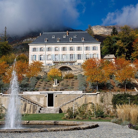 ADPD設計的法國沙朗斯梯田花園