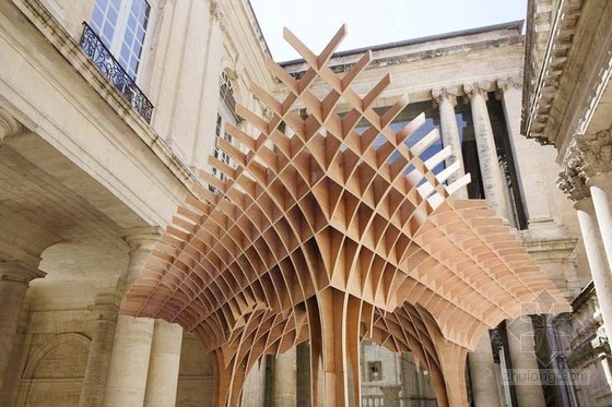 Robin Juzon設計的華夫餅型木亭